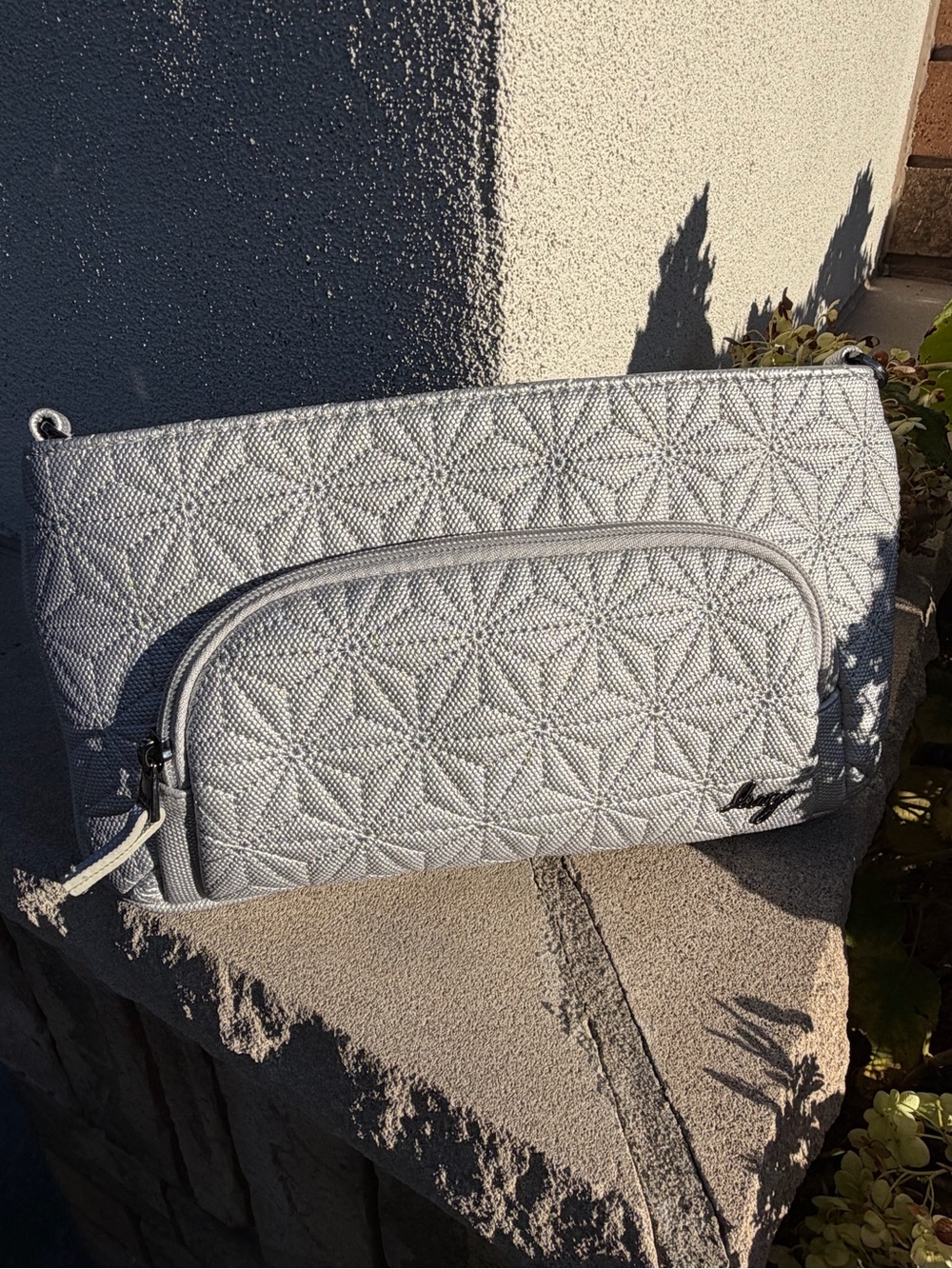 EUC Lug Flyer Matte Luxe VL Convertible Crossbody Bag in Metallic Silver